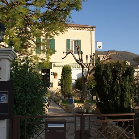 ניונס Hotel Restaurant Les Oliviers מראה חיצוני תמונה