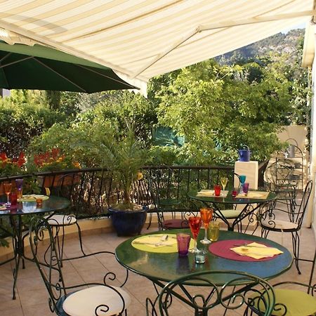 ניונס Hotel Restaurant Les Oliviers מראה חיצוני תמונה