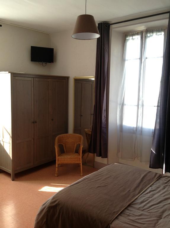 ניונס Hotel Restaurant Les Oliviers חדר תמונה
