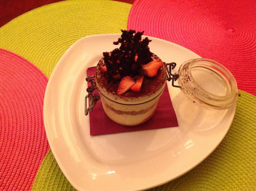ניונס Hotel Restaurant Les Oliviers מראה חיצוני תמונה