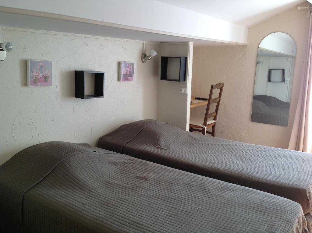 ניונס Hotel Restaurant Les Oliviers חדר תמונה