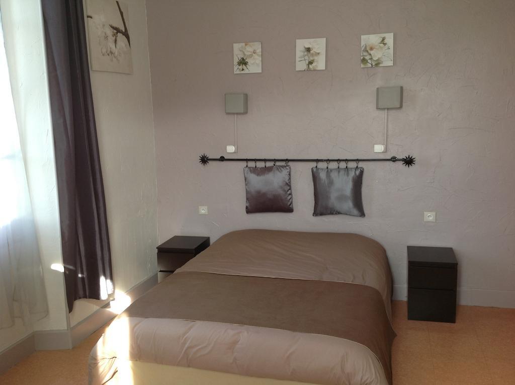 ניונס Hotel Restaurant Les Oliviers חדר תמונה