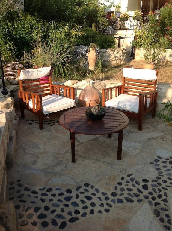 ניונס Hotel Restaurant Les Oliviers מראה חיצוני תמונה