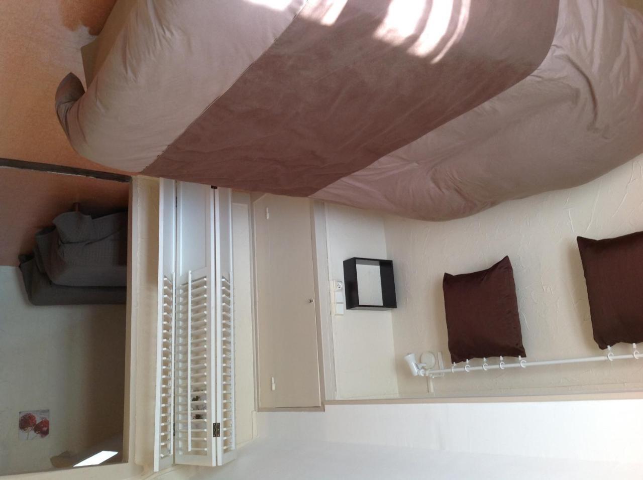 ניונס Hotel Restaurant Les Oliviers מראה חיצוני תמונה